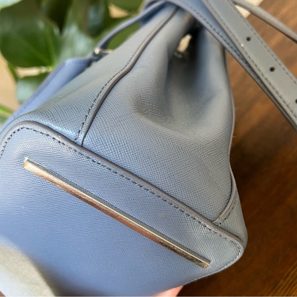 Tory Burch Robinson Double Zip Tote Crossbody Blue Saffiano Leather $495 - Picture 10 of 17